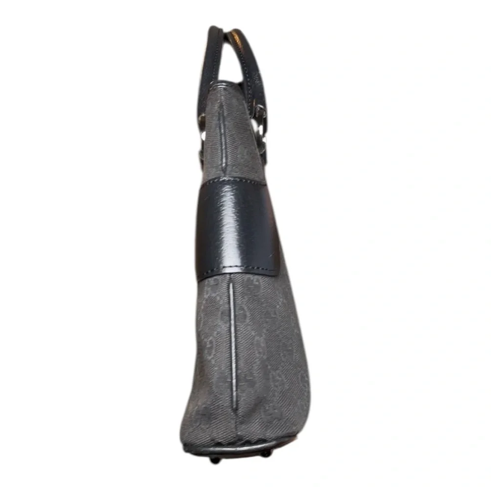 Gucci black GG canvas tote featuring tonal black leather trim - Picture 8 of 16